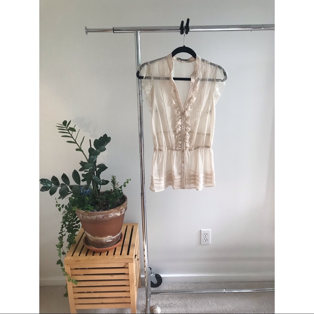 Guess romantic top